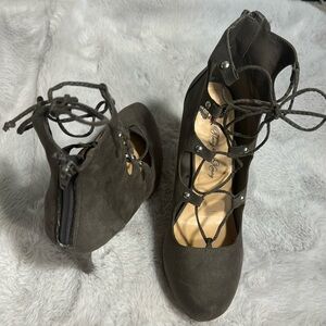 Penny Loves Kenny Heels sz 9.5